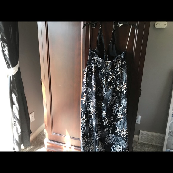 Halter dress - Picture 3 of 7